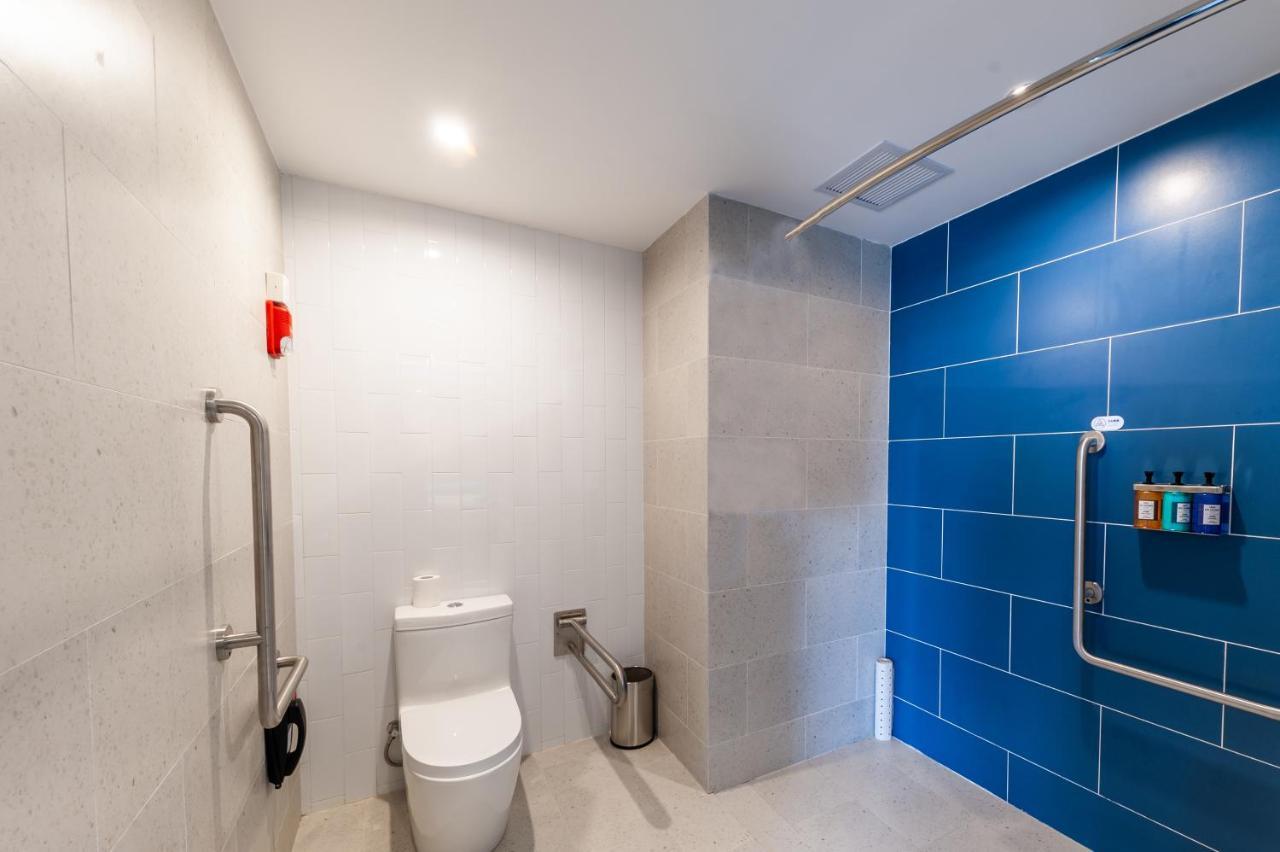 Holiday Inn Express Shanghai Baoyang By Ihg Exterior photo
