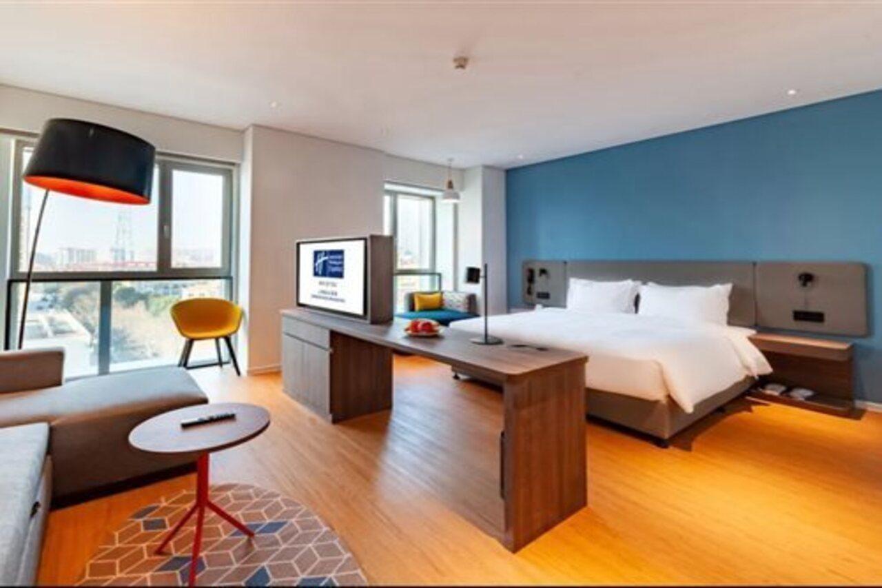 Holiday Inn Express Shanghai Baoyang By Ihg Exterior photo